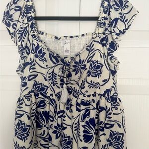 Floral Blue and White Women's Top